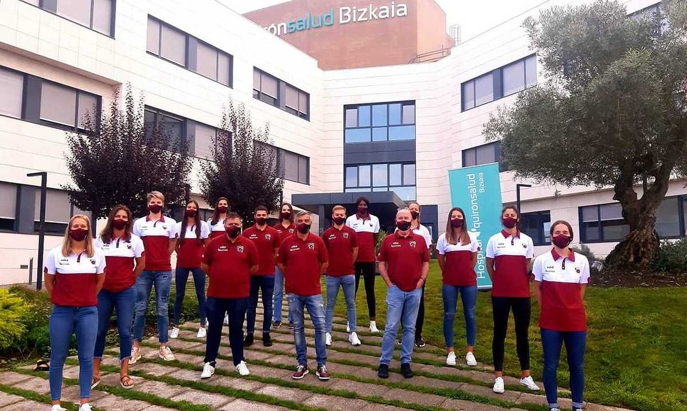 Gernika taldeko kideak, atzo, PCR probak pasatu ostean. GERNIKA SASKIBALOIA. Gernika taldeko kideak, atzo, PCR probak pasatu ostean. GERNIKA SASKIBALOIA.