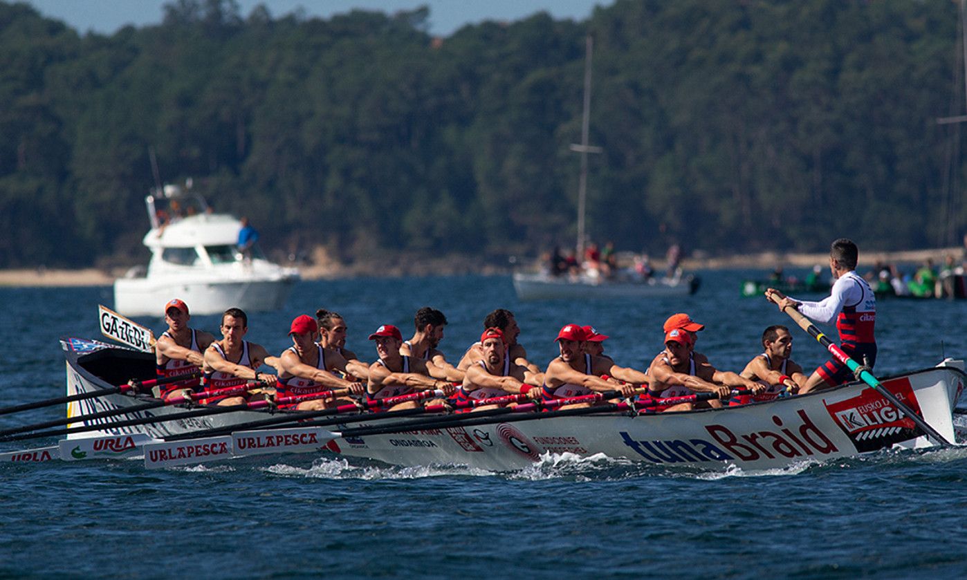 Ondarroa aurreko larunbatean, Boiroko (Galizia) estropadan, Eusko Label ligan. AITOR ARRIZABALAGA/ EUSKO LABEL LIGA.