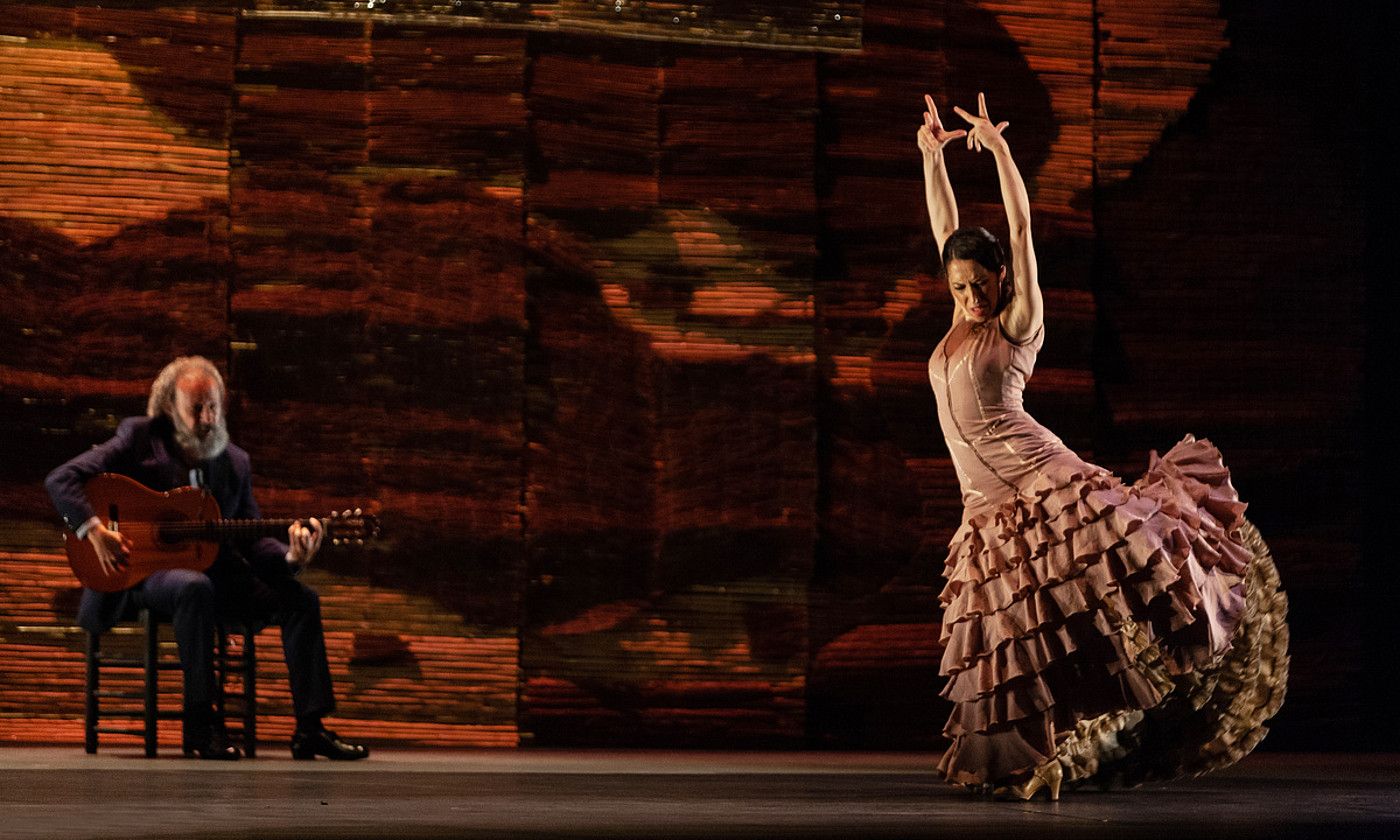 Besteak beste, Ana Moralesen flamenko emanaldia ikusi ahal izango da Bilboko Guggenheim museoan. DANTZALDIA.