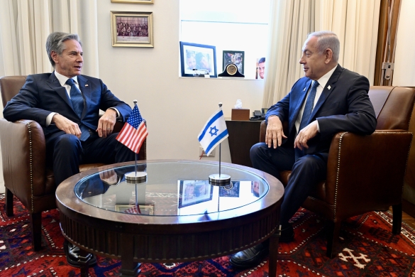 AEBetako Estatu idazkari Antony Blinken eta Israelgo lehen ministro Benjamin Netanyahu, urri amaieran, Jerusalemen. DAVID AZAGURY / EFE