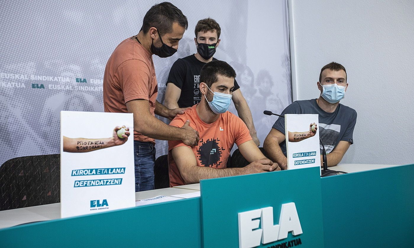 Bengoetxea, Larunbe eta Artola, ostiralean, ELAren egoitzan, Bilbon. A.L. / FOKU.