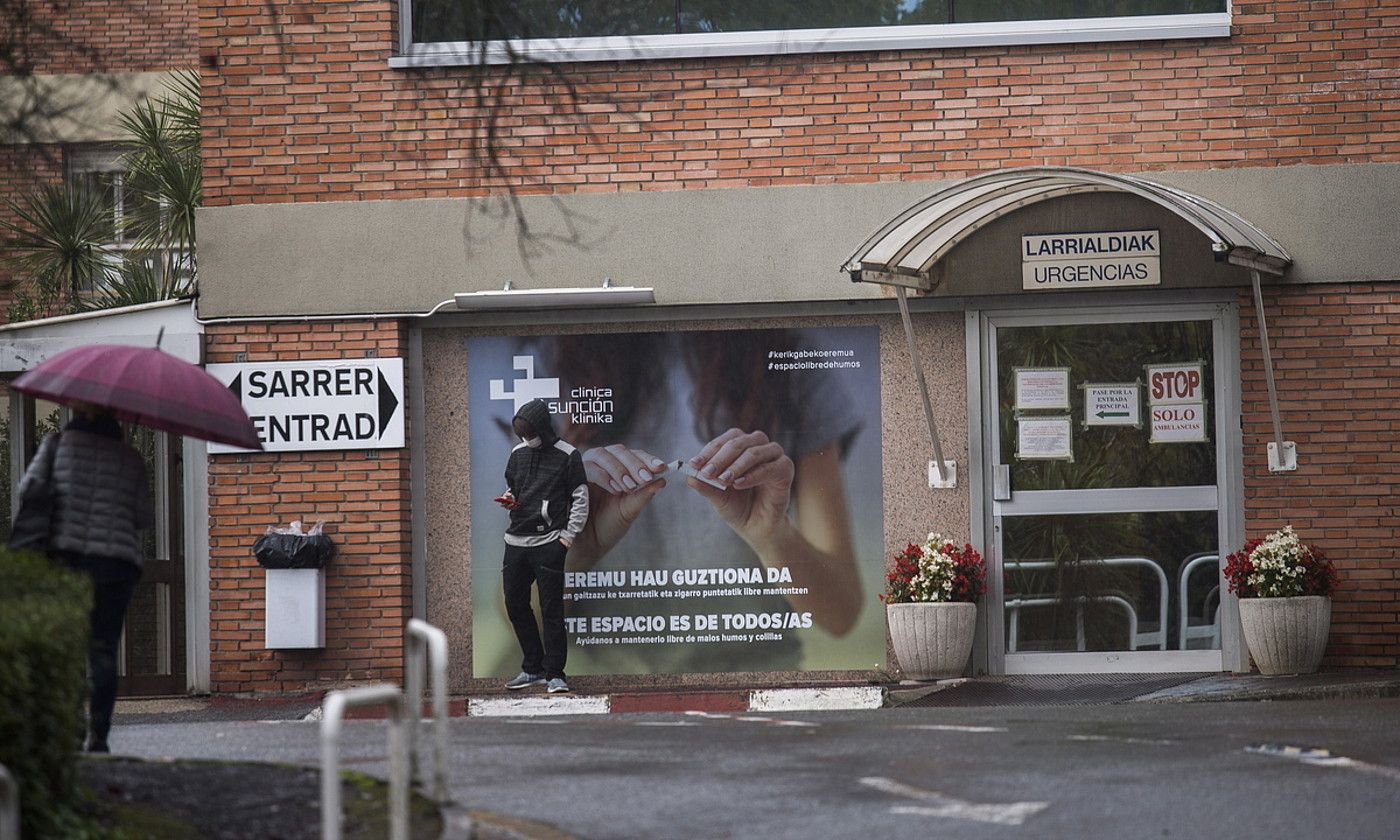 Tolosako Asuncion klinikako larrialdiak, atzo. JUAN CARLOS RUIZ / FOKU.