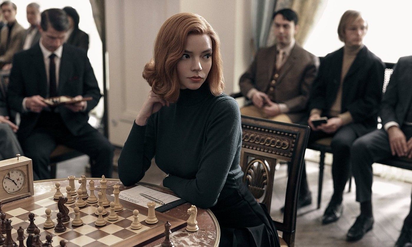 Anya Taylor-Joy aktorea, The Queen's Gambit telesaileko protagonista. Anya Taylor-Joy aktorea, The Queen's Gambit telesaileko protagonista.