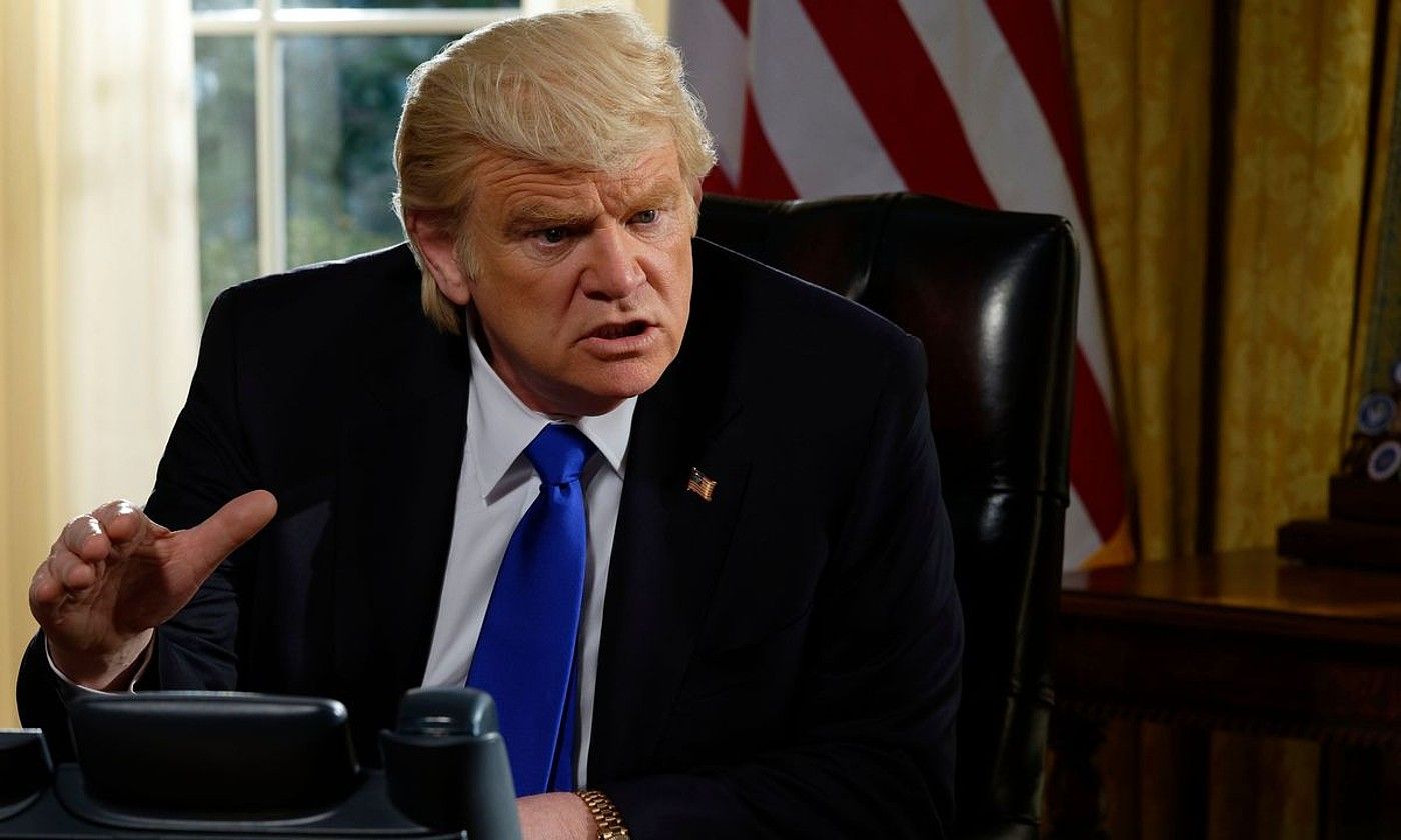 Donald Trump fikziora eraman dute lehenengoz.