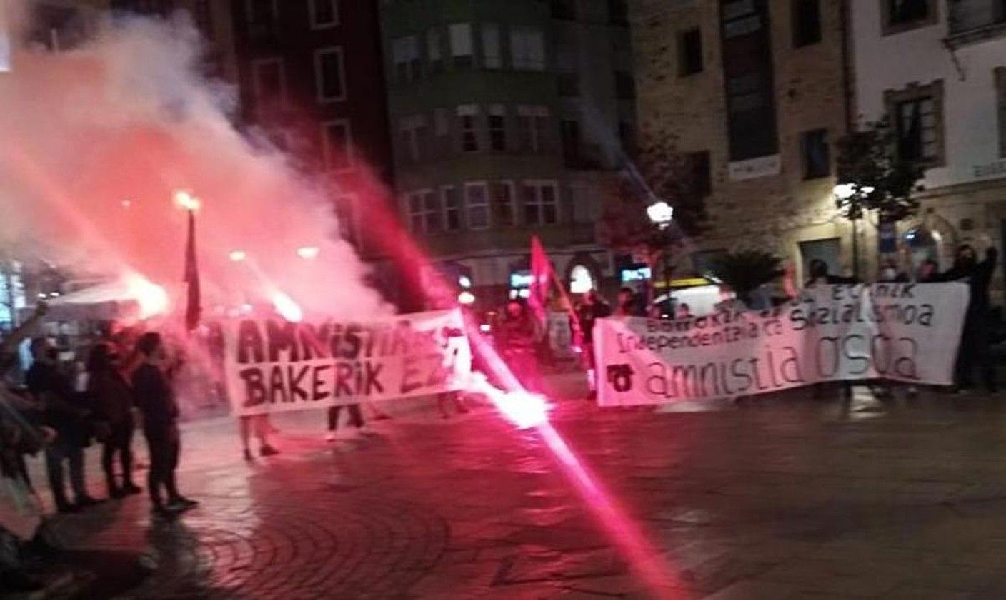 Iñaki Bilbao euskal presoa babesteko manifestazioa, atzo, Bilbon. AEM.