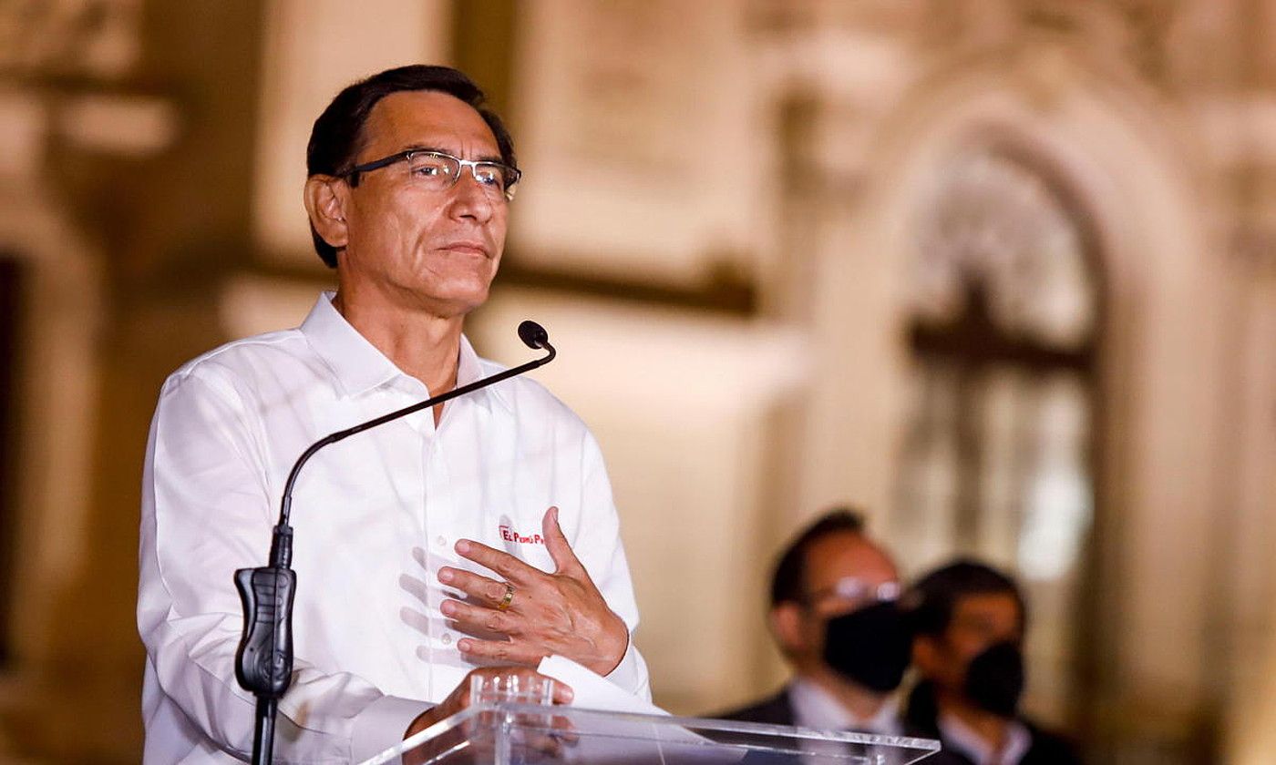 Martin Vizcarra Peruko presidentea, atzo eginiko agerraldian. EFE. Martin Vizcarra Peruko presidentea, atzo eginiko agerraldian. EFE.