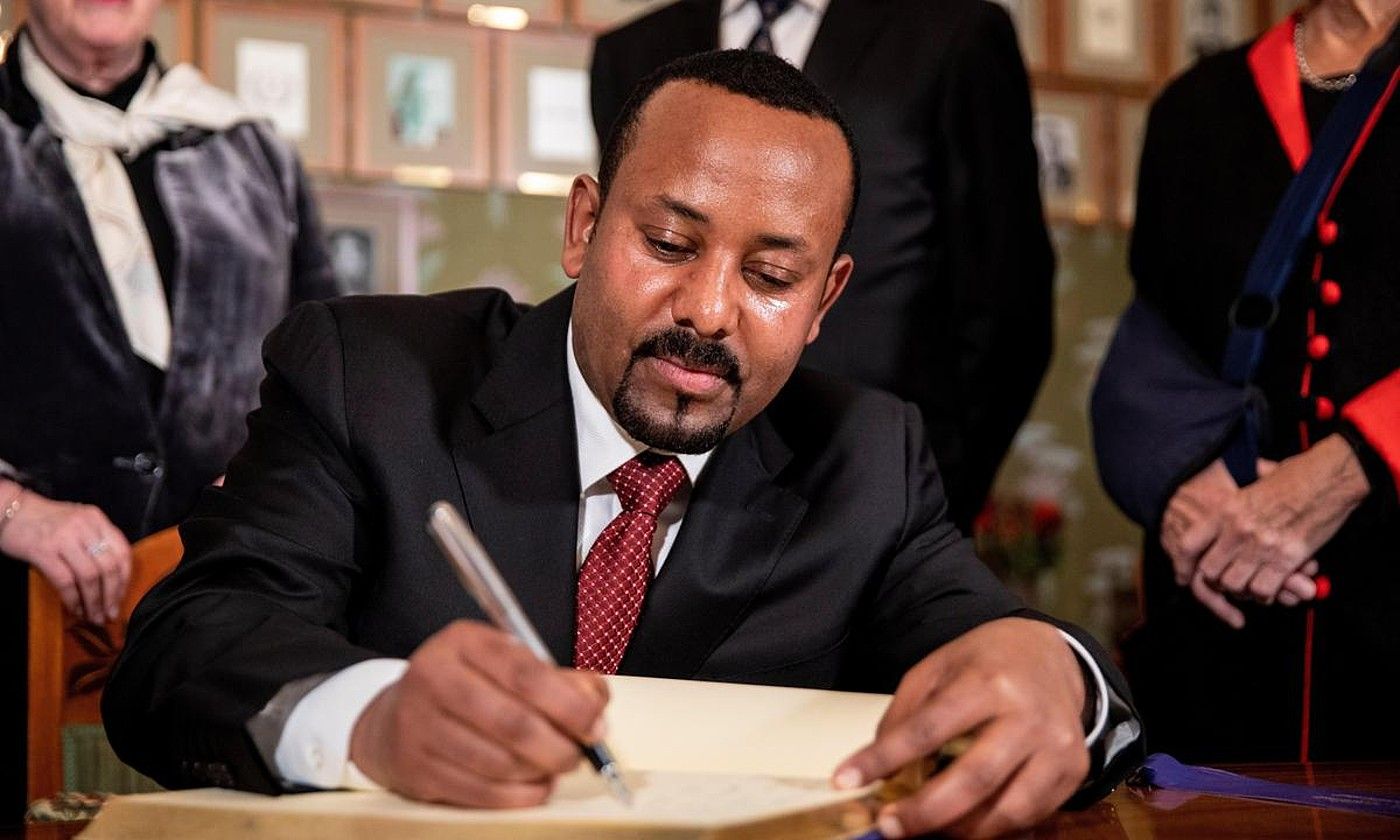 Abiy Etiopiako lehen ministroa, iaz, Bakearen Nobel saria jaso aurretik. T. M. / EFE. Abiy Etiopiako lehen ministroa, iaz, Bakearen Nobel saria jaso aurretik. T. M. / EFE.