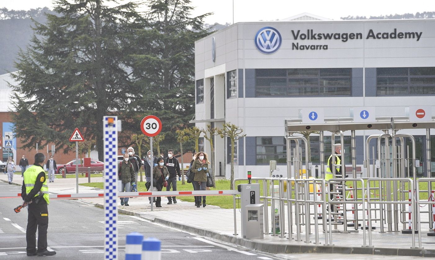 Volkswagenen auto lantegia, Iruñeko Landaben poligonoan, artxiboko irudi batean. IDOIA ZABALETA / FOKU.