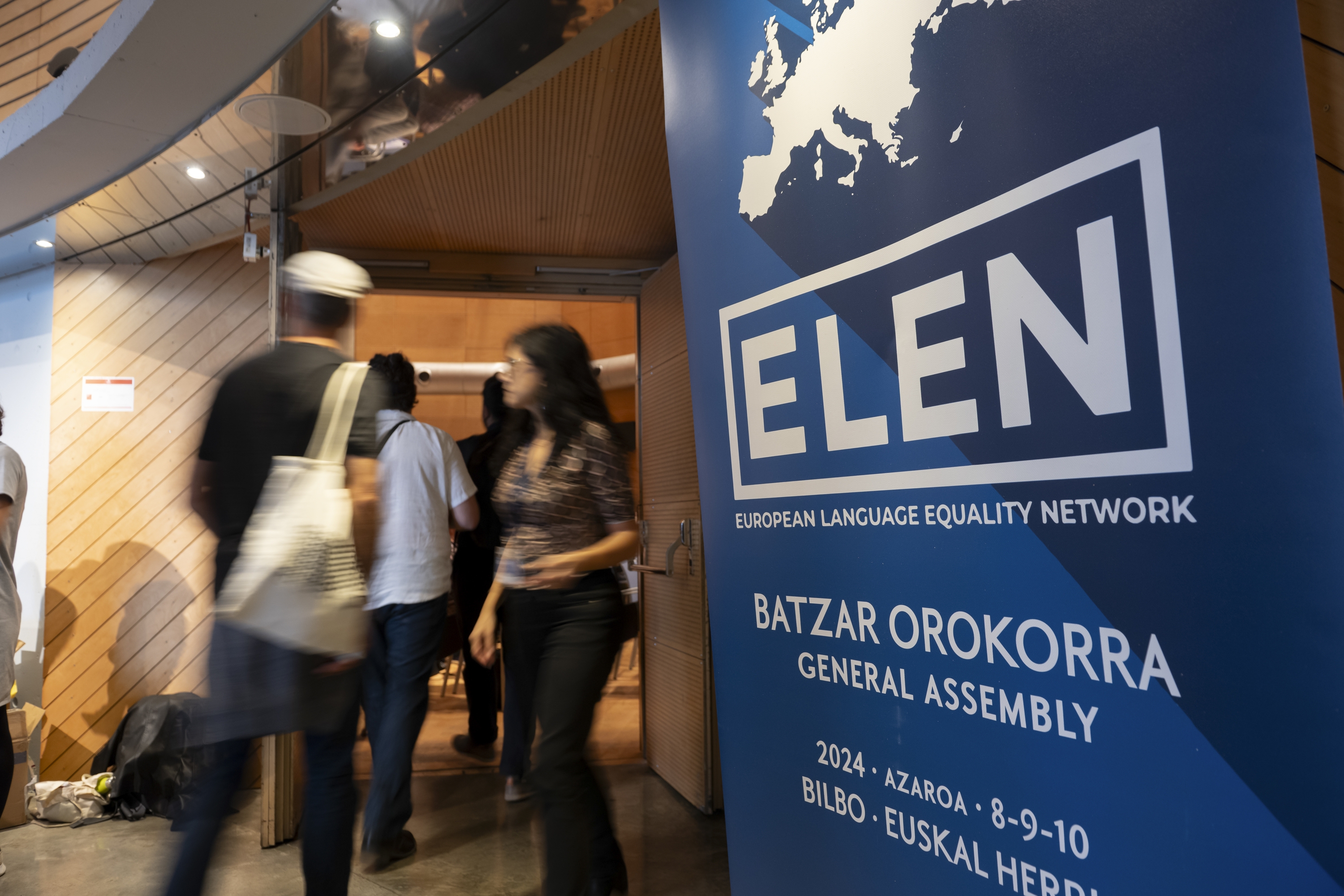 (ID_14414678) (Mikel Martinez de Trespuentes/@FOKU) 2024-11-08, Bilbo. ELEN Batzar Orokorra,  Europako hizkuntza gutxituen aldeko e...