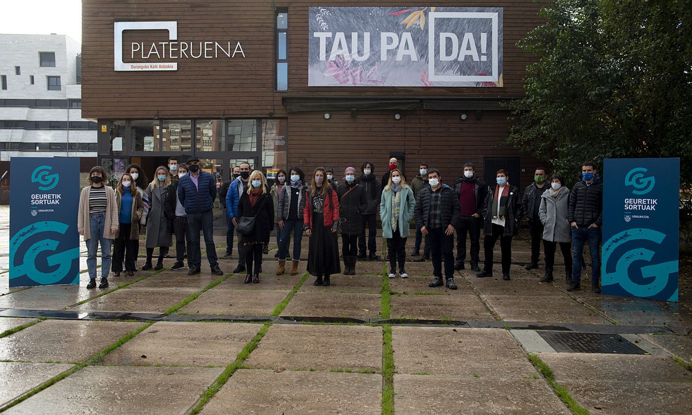 Udalbiltzak Geuretik Sortuak proiektua aurkezteko atzo antolatutako aurkezpena, Durangoko Plateruena kafe antzokian. RAUL BOGAJO / FOKU. Udalbiltzak Geuretik Sortuak proiektua aurkezteko atzo antolatutako aurkezpena, Durangoko Plateruena kafe antzokian. RAUL BOGAJO / FOKU.