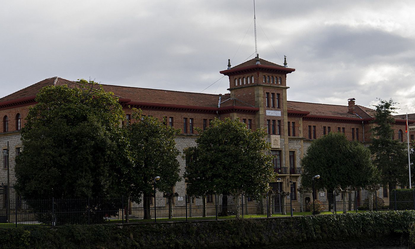 Donostiako kuartelaren aurreko aldea. GORKA RUBIO / FOKU. Donostiako kuartelaren aurreko aldea. GORKA RUBIO / FOKU.