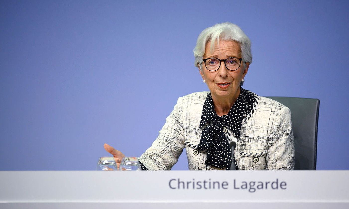 Christine Lagarde EBZko lehendakaria, urriko agerraldian. SANZIJANA PERJU / EFE.