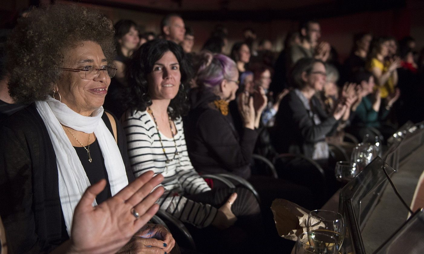 Angela Davis ekintzailea Bilboko Kafe Antzokian. MARISOL RAMIREZ / FOKU.