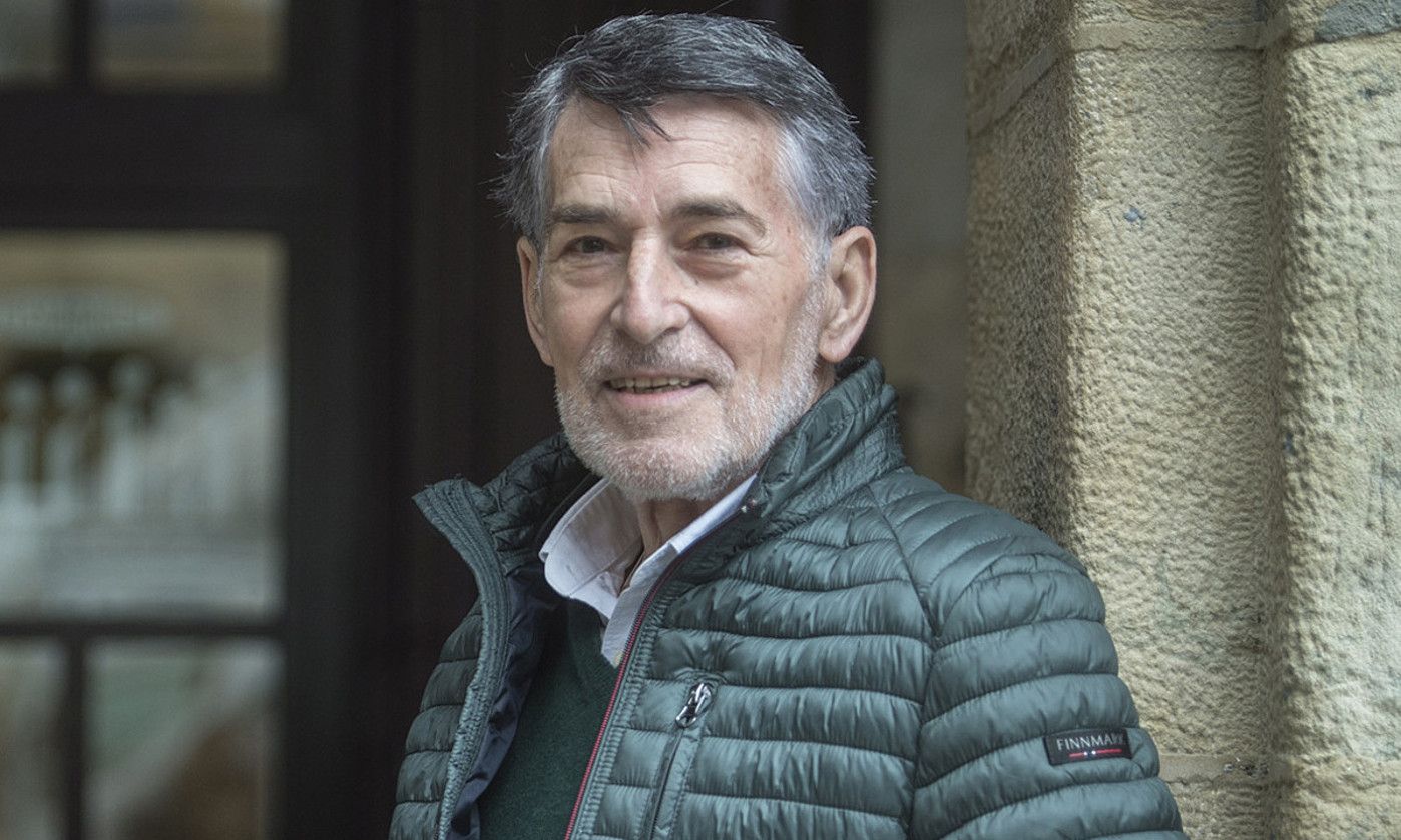 Uztailean hil zen Joan Mari Torrealdai euskal ekintzaile eta intelektuala. BERRIA. Uztailean hil zen Joan Mari Torrealdai euskal ekintzaile eta intelektuala. BERRIA.