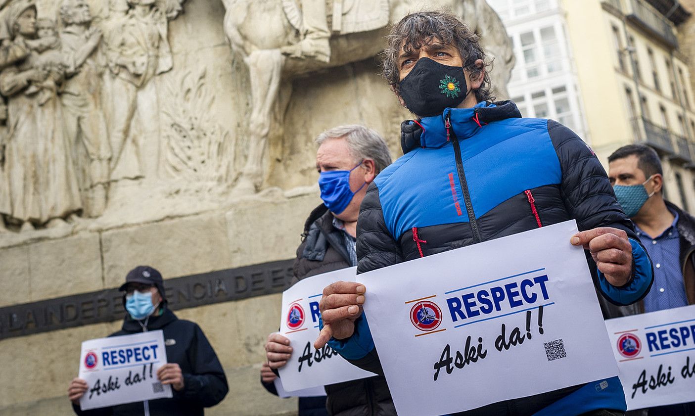 Mercedesen langileek kaleratzeak salatzeko eginiko protesta bat,aurreko asteetan. JAIZKI FONTANEDA / FOKU.