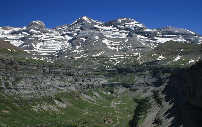 Pirioniotako Ordesa parke naturaleko ikuspegia.