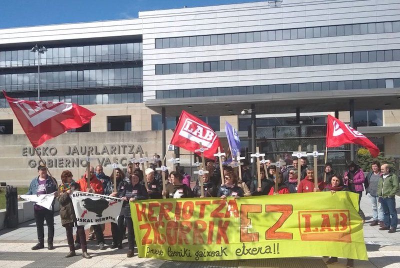 LABeko kideek Gasteizen egindako elkarretaratzea, gaur. LAB.