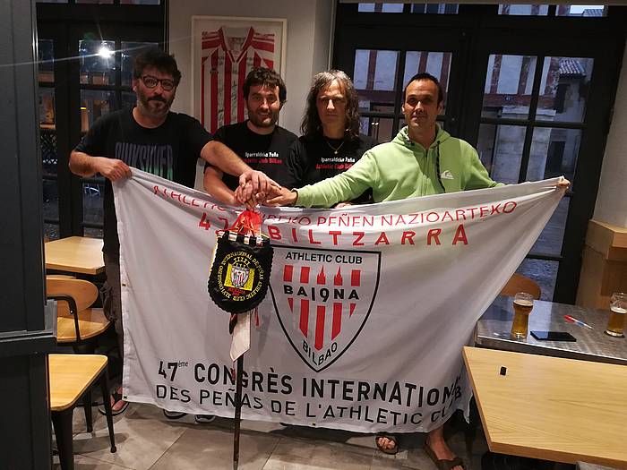 Iparraldeko lagunarteko zale talde bat. IPARRALDEKO LAGUNARTEA