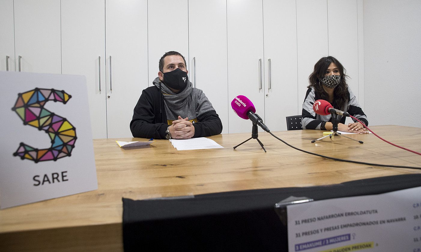 Mikel Mundiñano eta Xochitl Karasatorre, atzo, Iruñean. IÑIGO URIZ / FOKU.