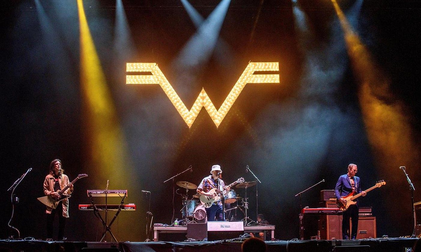Weezer izan zen Bilbao BBK Live jaialdiko kartelburua 2019an. Irudian, kontzertu hartako une bat. JAVIER ZORRILLA / EFE.