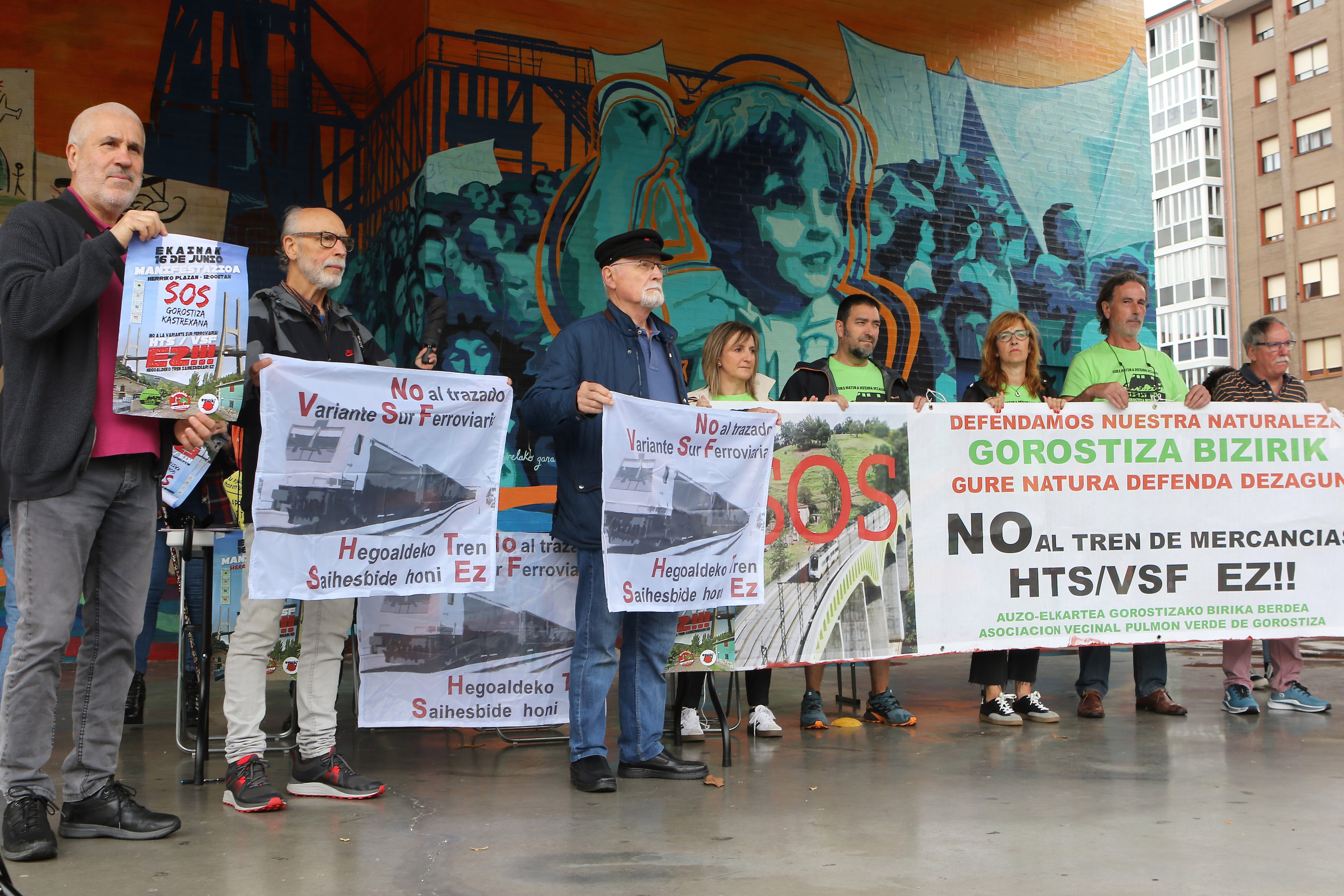 Gorostiza Bizirik elkartekoen agerraldia, Barakaldoko Herriko plazan, artxiboko irudi batean. OSKAR MATXIN EDESA / FOKU