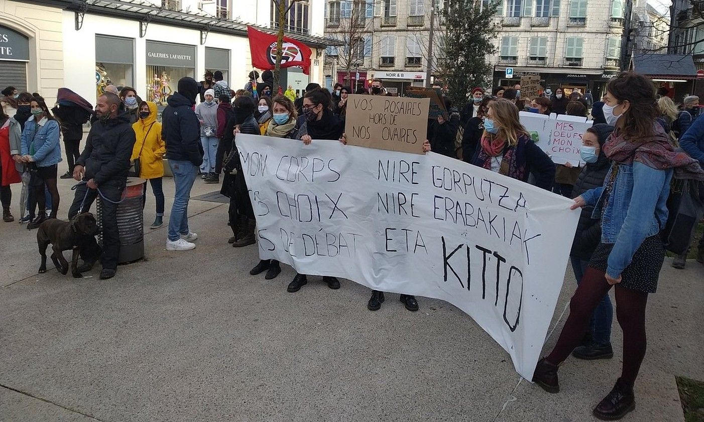 Protesta, atzo, Baionan. BERRIA.