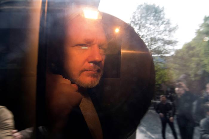 Assange, gaur, epaitegira iristean. NEIL HALL / EFE