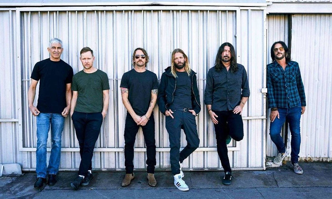 Foo Fightersek espero baino ia urtebete geroago argitaratu du bere ibilbideko hamargarren diskoa: Medicine at Midnight. BERRIA. Foo Fightersek espero baino ia urtebete geroago argitaratu du bere ibilbideko hamargarren diskoa: Medicine at Midnight. BERRIA.