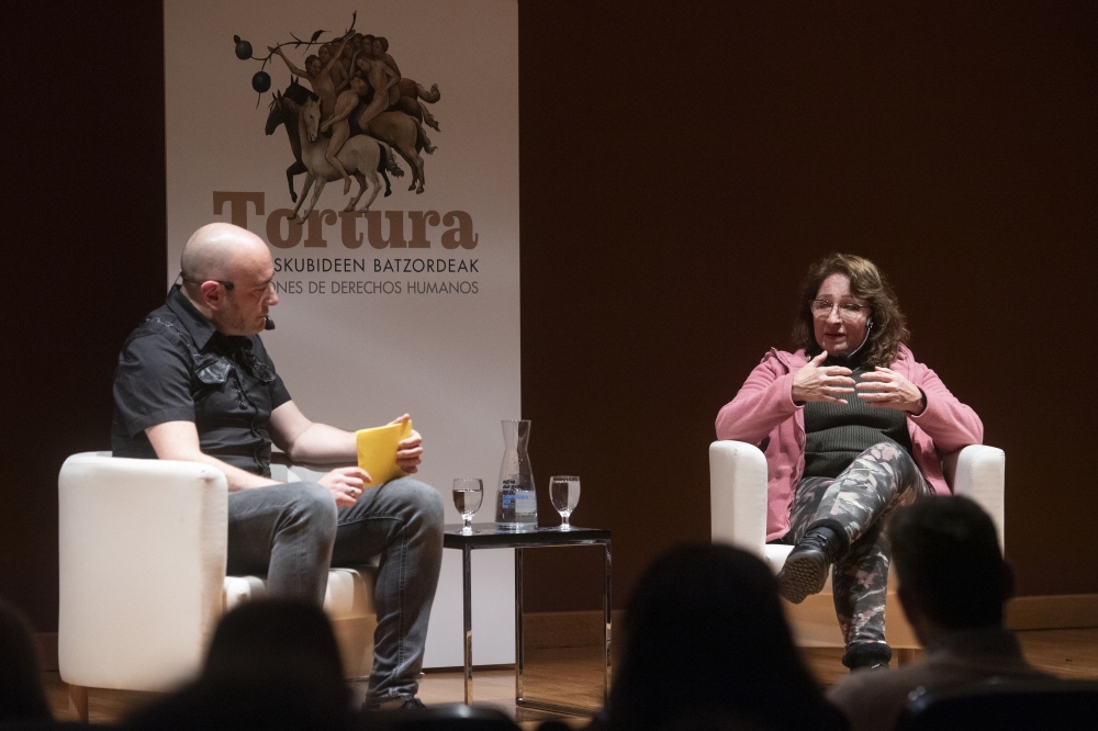 Mikel Soto eta Rita Peña, atzo, Iruñeko Planetarioan egindako solasaldian. IDOIA ZABALETA / FOKU Mikel Soto eta Rita Peña, atzo, Iruñeko Planetarioan egindako solasaldian. IDOIA ZABALETA / FOKU