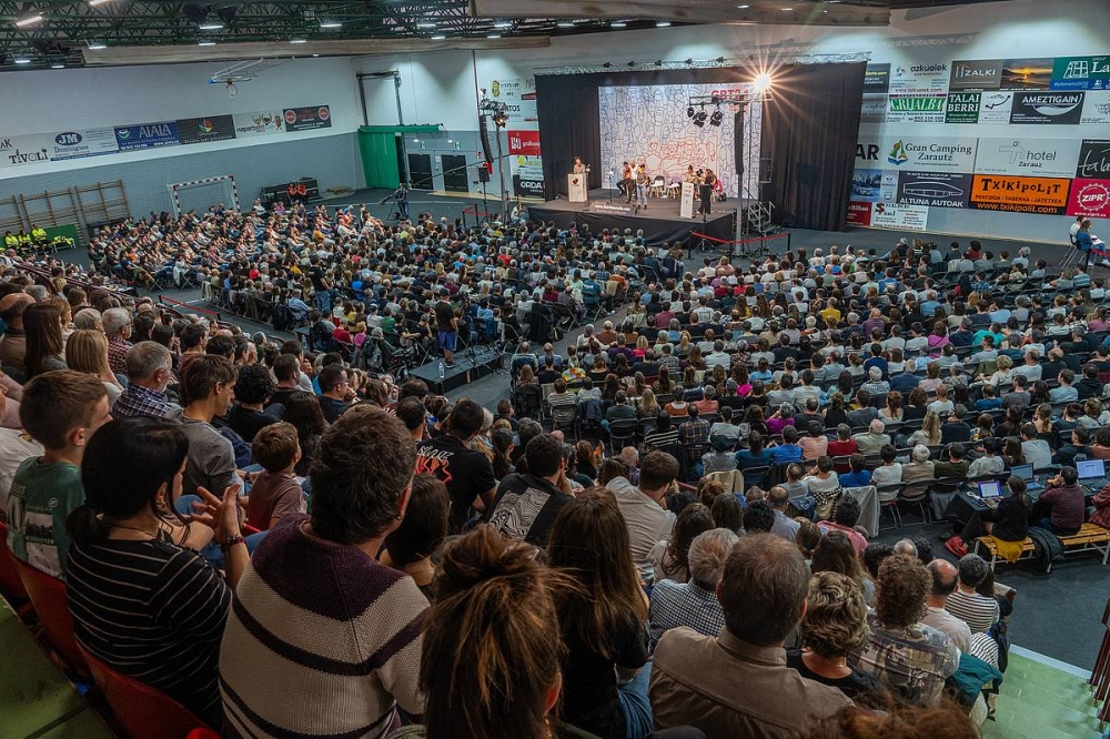 Zarauzko Aritzbataldeko kiroldegia, gaurko saioan. ANDONI CANELLADA / FOKU Zarauzko Aritzbataldeko kiroldegia, gaurko saioan. ANDONI CANELLADA / FOKU