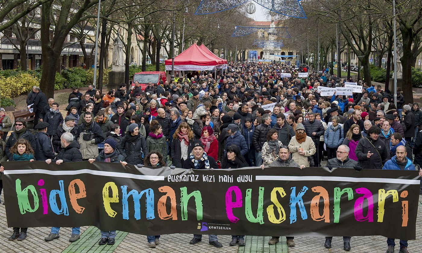 Kontseiluak antolatuta, euskararen eta hezkuntza zerrenda bakarraren aldeko manifestazioa, Iruñean. IÑIGO URIZ / FOKU.