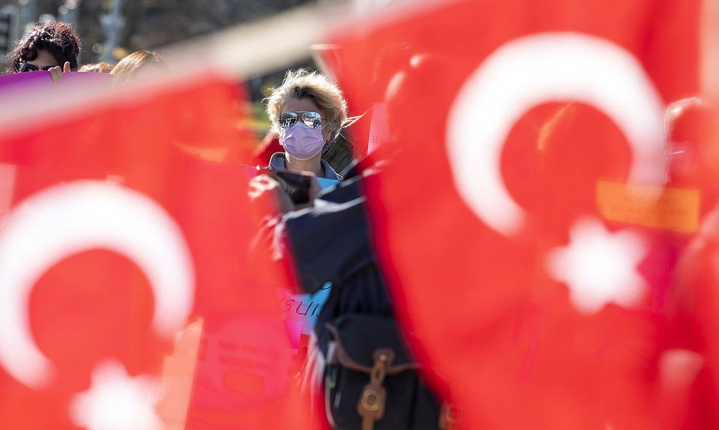 Recep Tayyip Erdogan presidentearen aurkako protesta bat Genevan. M. T. / EFE.