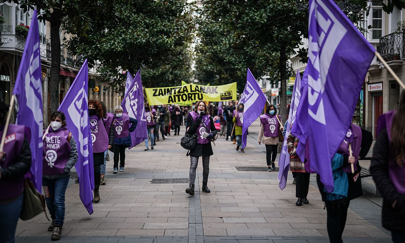 Bizitzak Erdigunean plataformak atzo Bilbon egin zuen bilkura. M. DEL VALLE / FOKU.