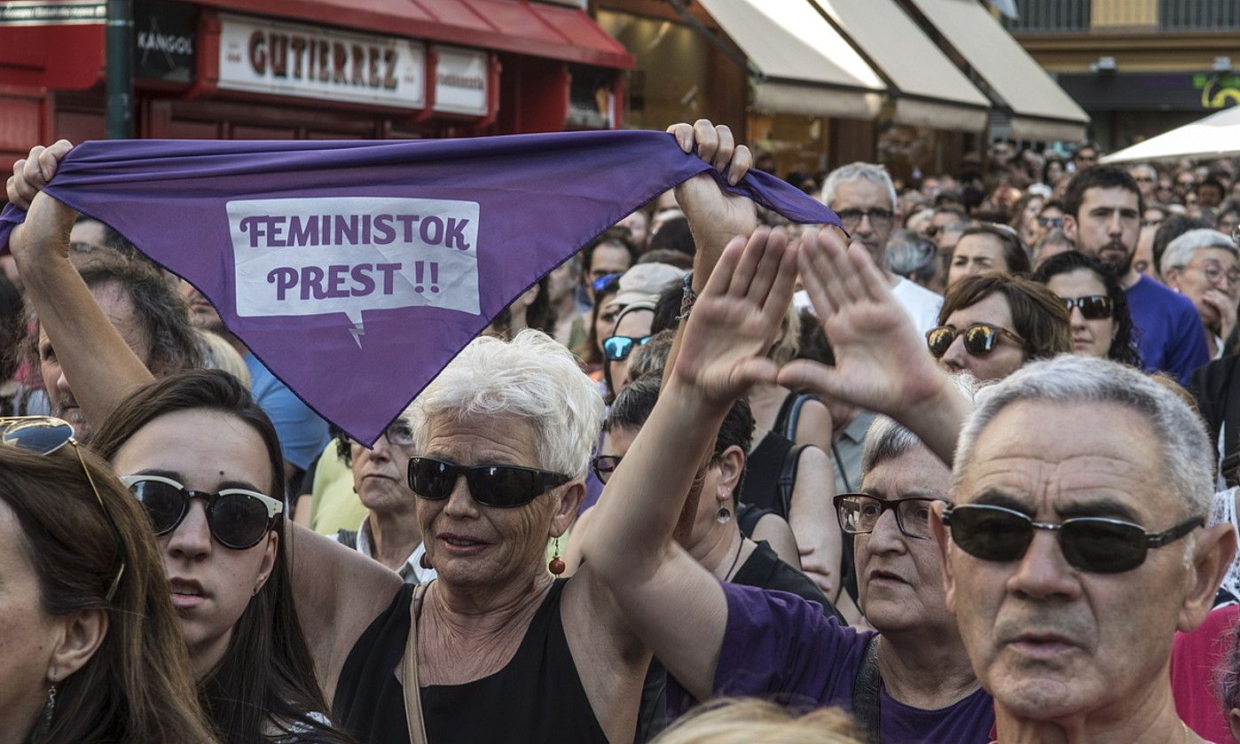 Sanferminetako bortxaketa salatzeko protesta Iruñean, artxiboko irudi batean. JAGOBA MANTEROLA / FOKU