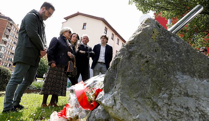 Alain Lopez de Lacalle, Mari Paz Artolazabal, Maider Lainez, Daniel Garcia eta Eneko Andueza, gaur, Andoainen. JUAN HERRERO, EFE.