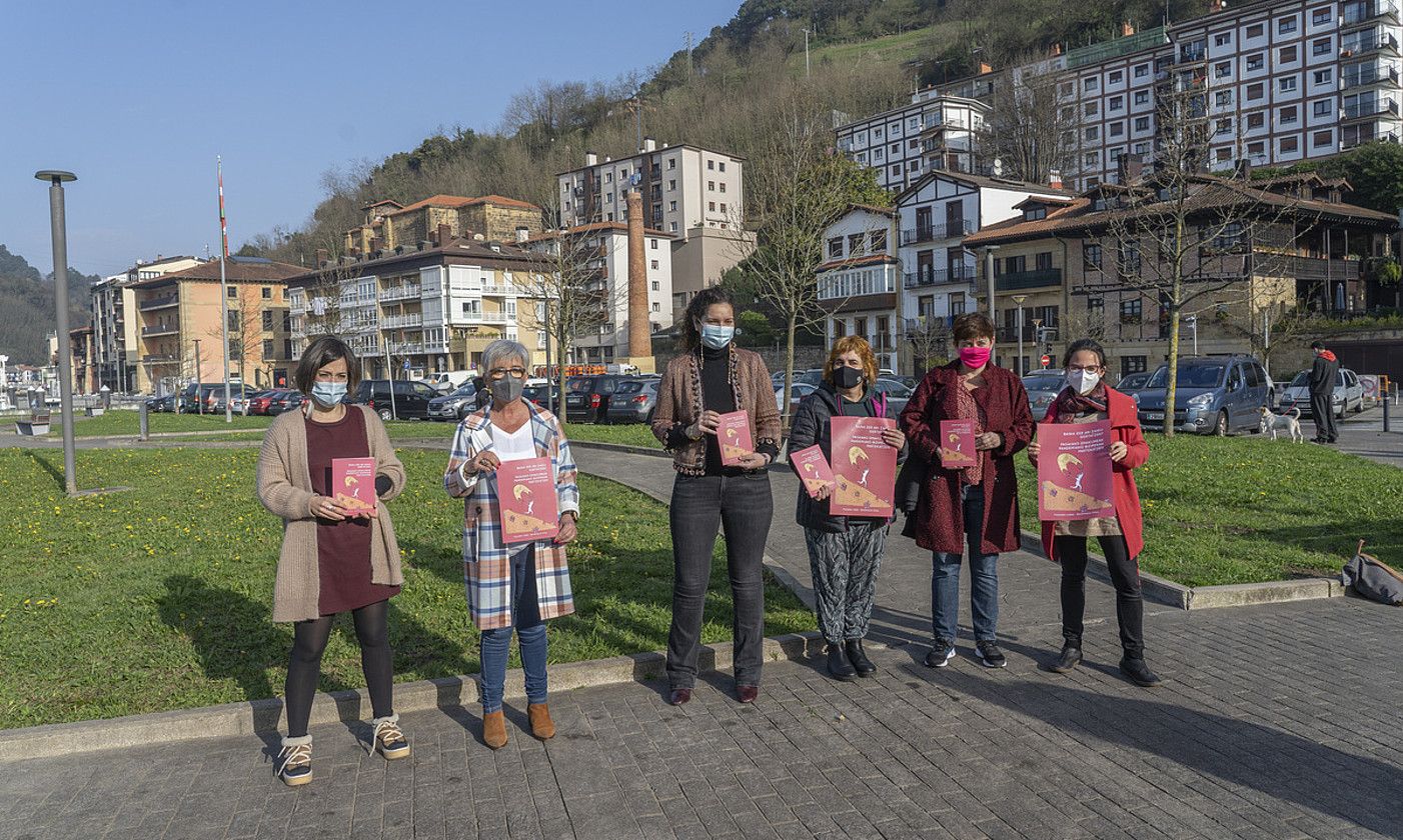 Liburuxkaren aurkezpena, ostegunean, Pasaian. ANDONI CANELLADA / FOKU.