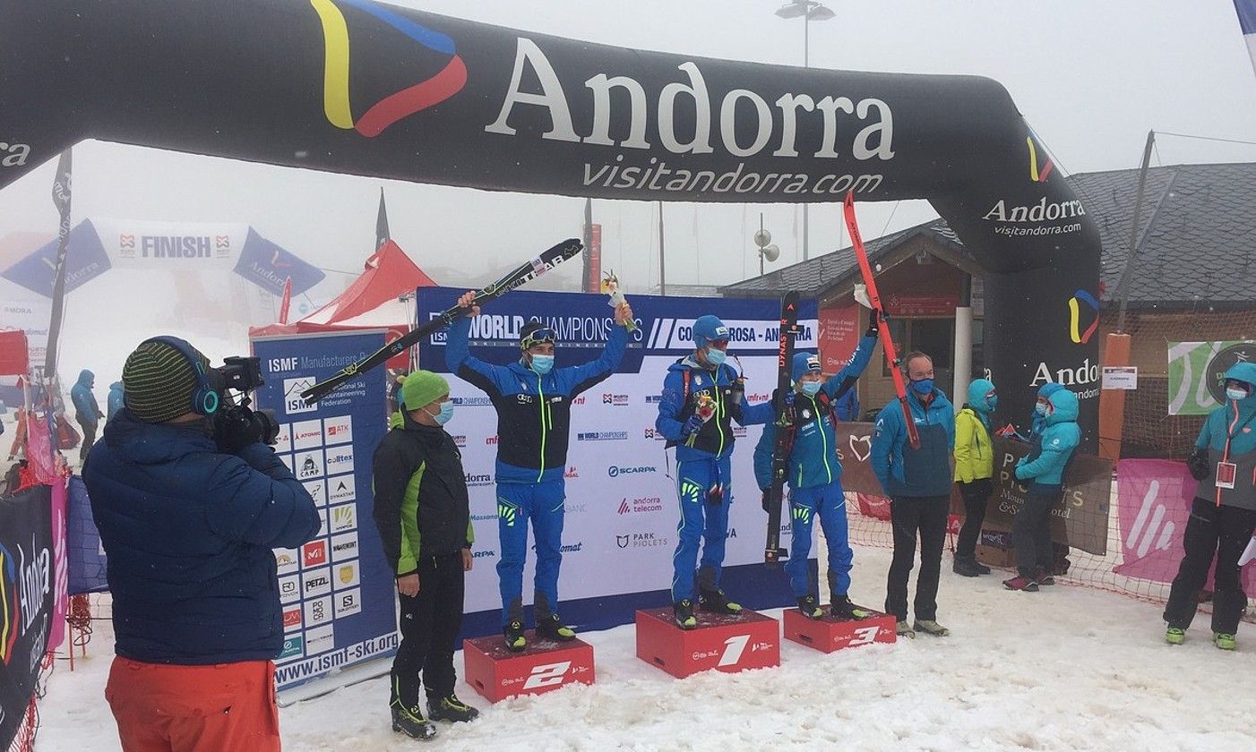 Arinsal. Mendiko eskiaren urteko lehia handietako bat egitea lortu dute, pandemia gorabehera. U. U.