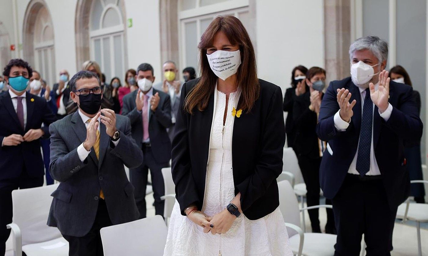 Laura Borras, Kataluniako Parlamentuko presidente hautatu berritan, atzo, Bartzelonan. QUIQUE GARCIA / EFE. Laura Borras, Kataluniako Parlamentuko presidente hautatu berritan, atzo, Bartzelonan. QUIQUE GARCIA / EFE.
