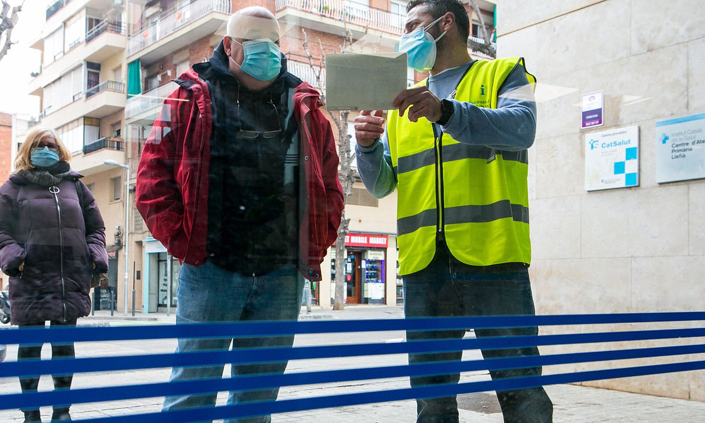 Alternatiba. Herritar bat, lan komunitarioa eginez, espetxera ez joateko ordezko neurri gisa. JORDI SALINAS. Alternatiba. Herritar bat, lan komunitarioa eginez, espetxera ez joateko ordezko neurri gisa. JORDI SALINAS.