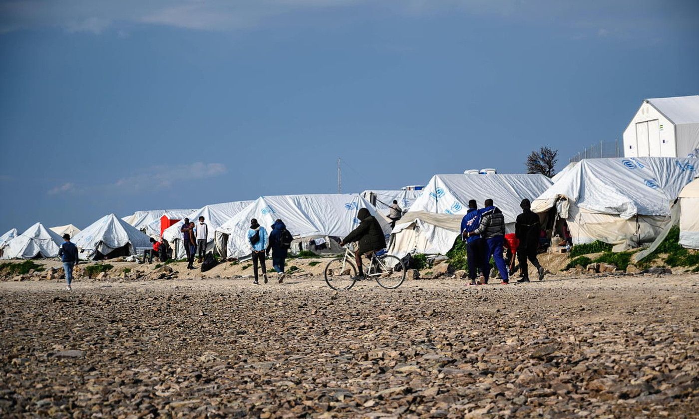 Karatepe errefuxiatu kanpalekua, Lesbos uhartean. VANGELIS PAPANTONIS / EFE.