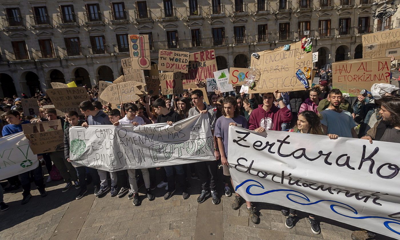 Klima aldaketaren aurkako protesta bat. JAIZKI FONTANEDA / FOKU. Klima aldaketaren aurkako protesta bat. JAIZKI FONTANEDA / FOKU.