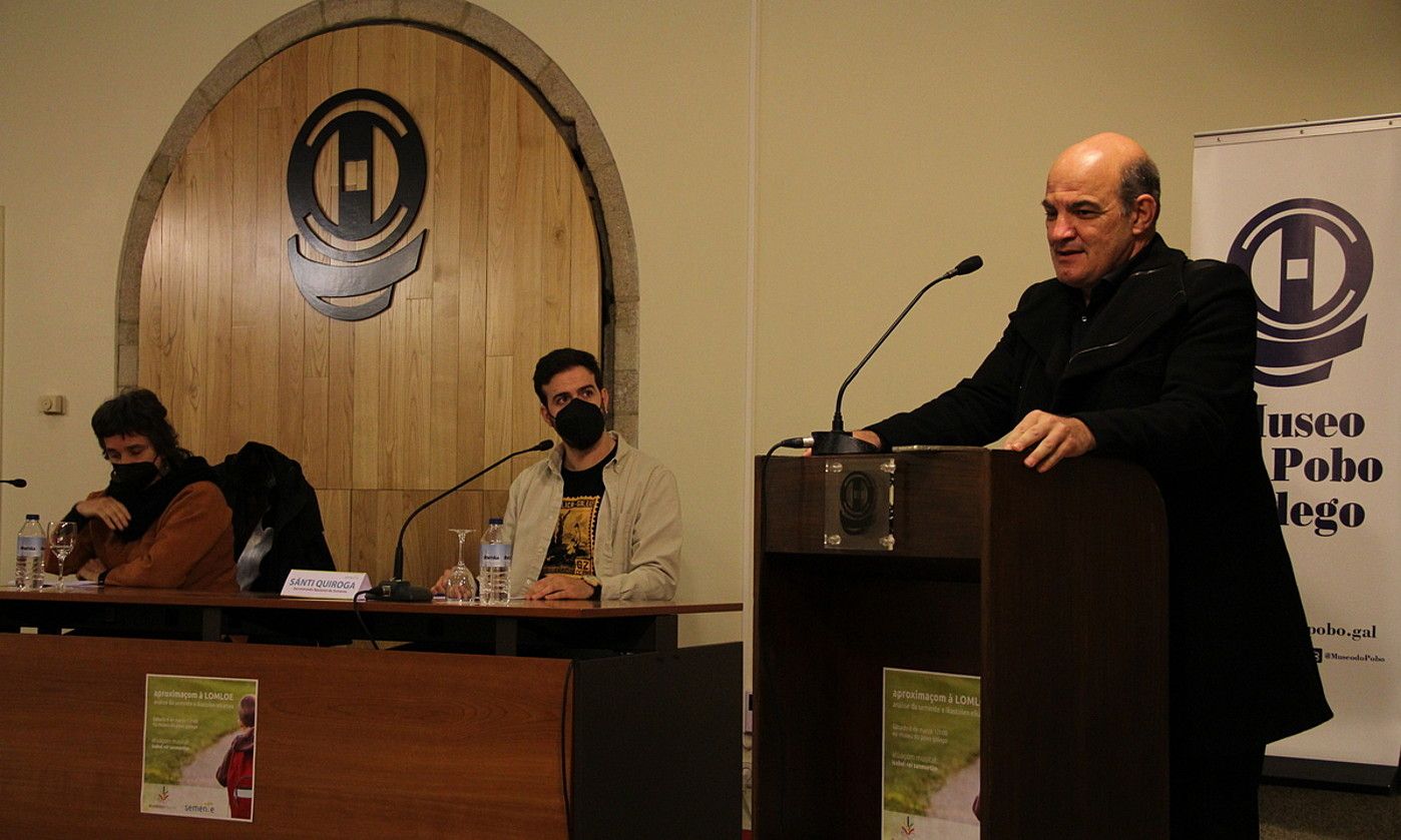 Ikastolen Elkartearen eta Galiziako Semente eskolen agerraldia, Santiago de Compostelan. BERRIA. Ikastolen Elkartearen eta Galiziako Semente eskolen agerraldia, Santiago de Compostelan. BERRIA.
