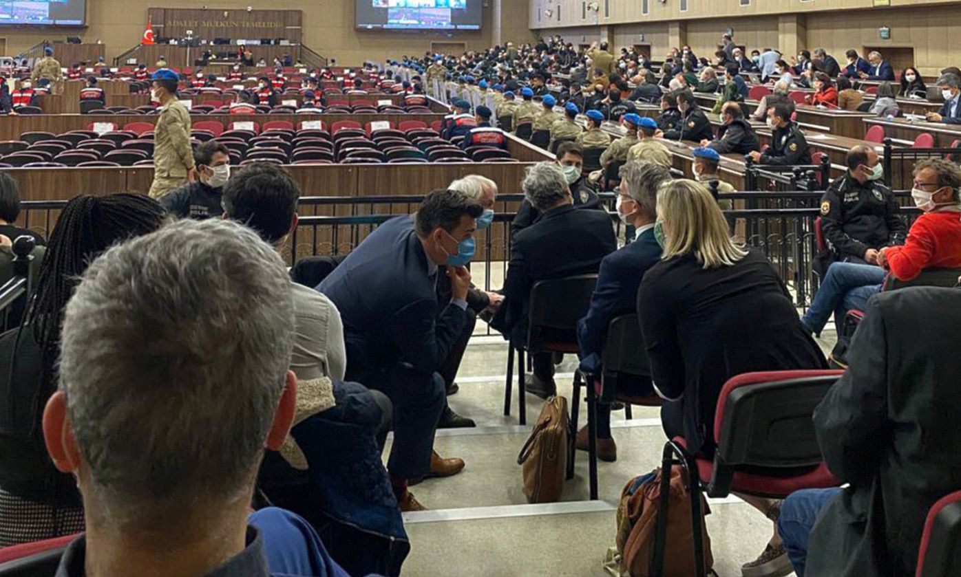 HDP alderdi kurduaren aurkako epaiketaren lehen saioa, atzo, Ankaran. OIHANA ETXEBARRIETA. HDP alderdi kurduaren aurkako epaiketaren lehen saioa, atzo, Ankaran. OIHANA ETXEBARRIETA.