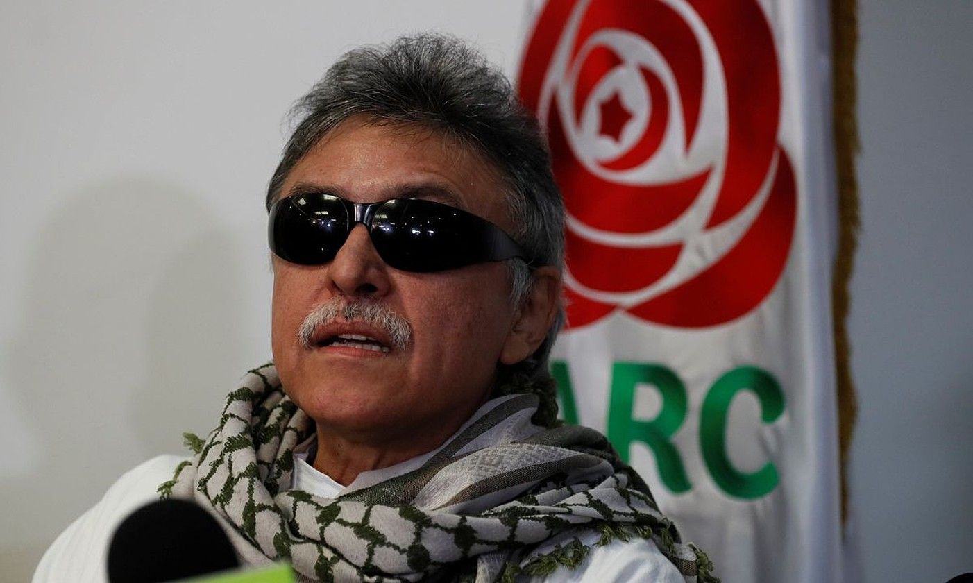 Seuxis Paucias Hernandez Jesus Santrich FARC-EPko buruzagi ohia, 2019ko irudi batean. MAURICIO DUEÑAS CASTAÑEDA / EFE.