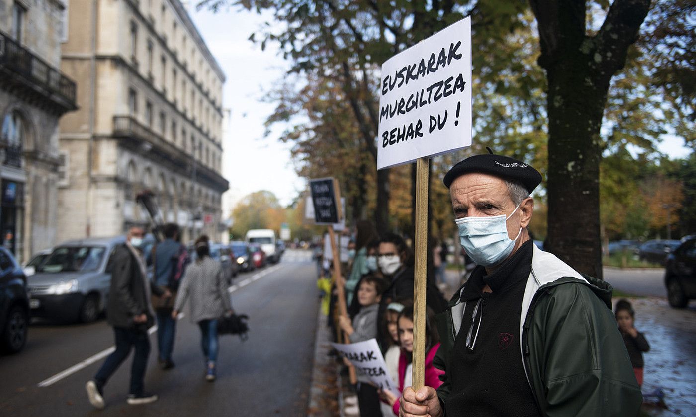 Euskarazko irakaskuntzaren aldeko protesta, iazko urrian. GUILLAUME FAUVEAU.