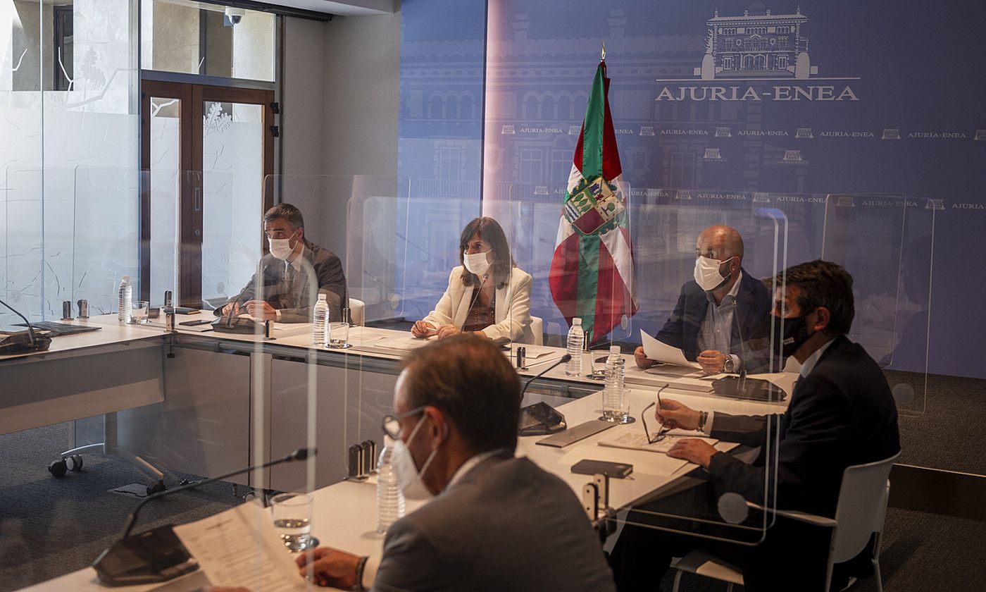 Atzo eratu zuten programa berria koordinatzeko lantaldea. JAIZKI FONTANEDA / FOKU. Atzo eratu zuten programa berria koordinatzeko lantaldea. JAIZKI FONTANEDA / FOKU.