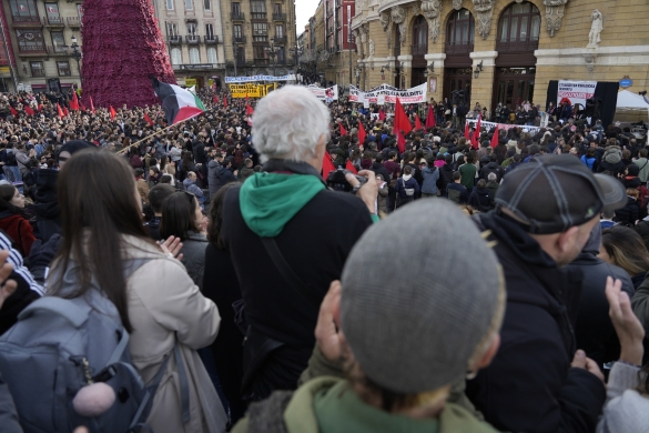 Etxebizitza eskubidearen aldeko manifestazioa. Etxebizitza eskubidearen aldeko manifestazioa.