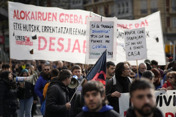 Etxebizitza eskubidearen aldeko manifestazioa. Etxebizitza eskubidearen aldeko manifestazioa.