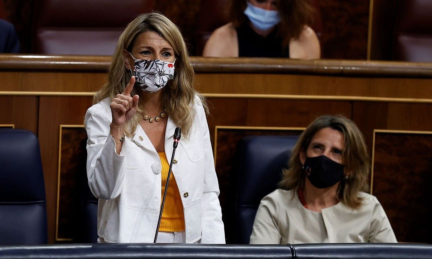 Yolanda Diaz Espainiako Lan ministroa Espainiako Parlamentuan. C. MOYA / EFE.