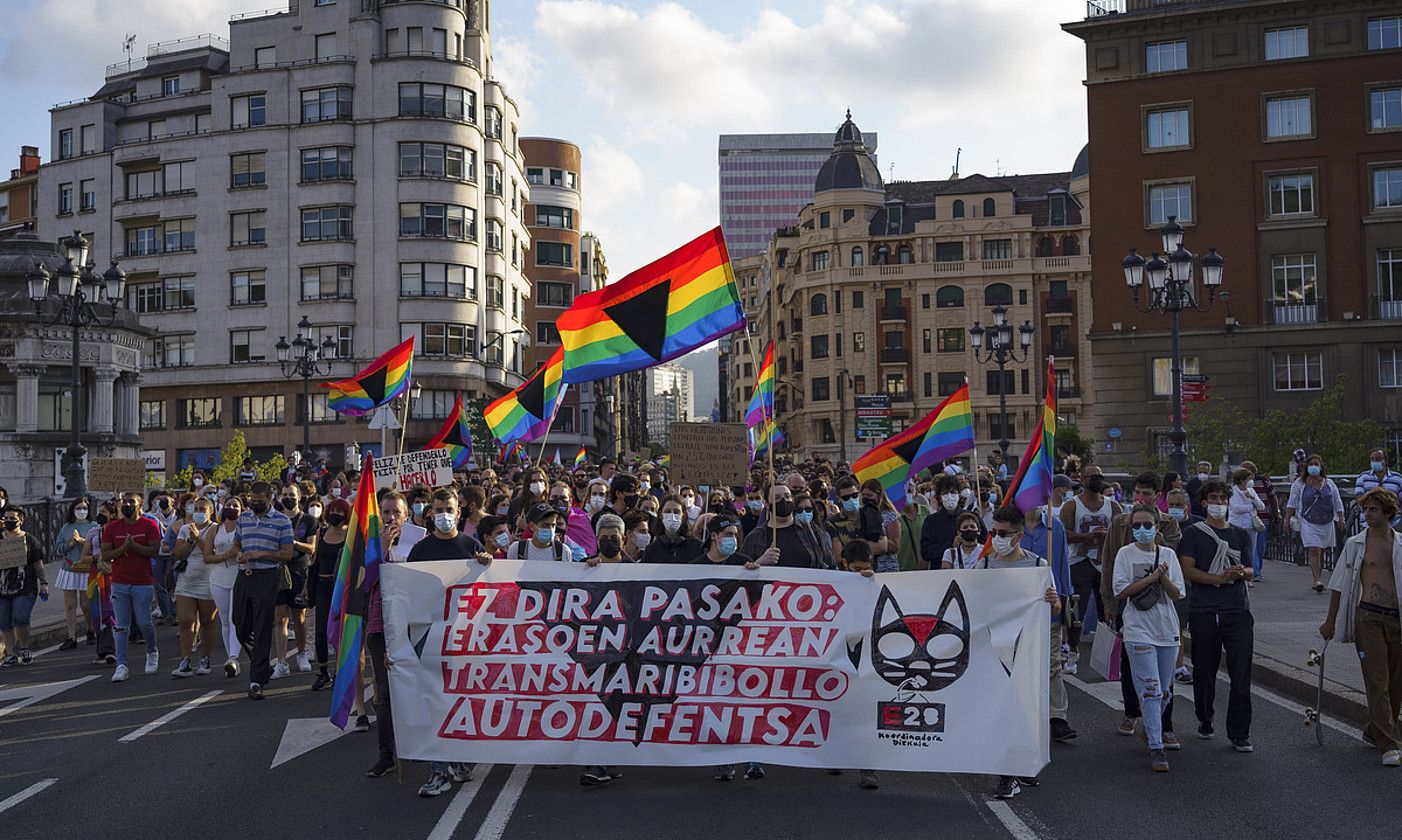 Atzoko manifestazioa, Ez dira pasako; erasoen aurrean transmaribibollo autodefentsa lelopean, Bilbon. ARITZ LOIOLA / FOKU.